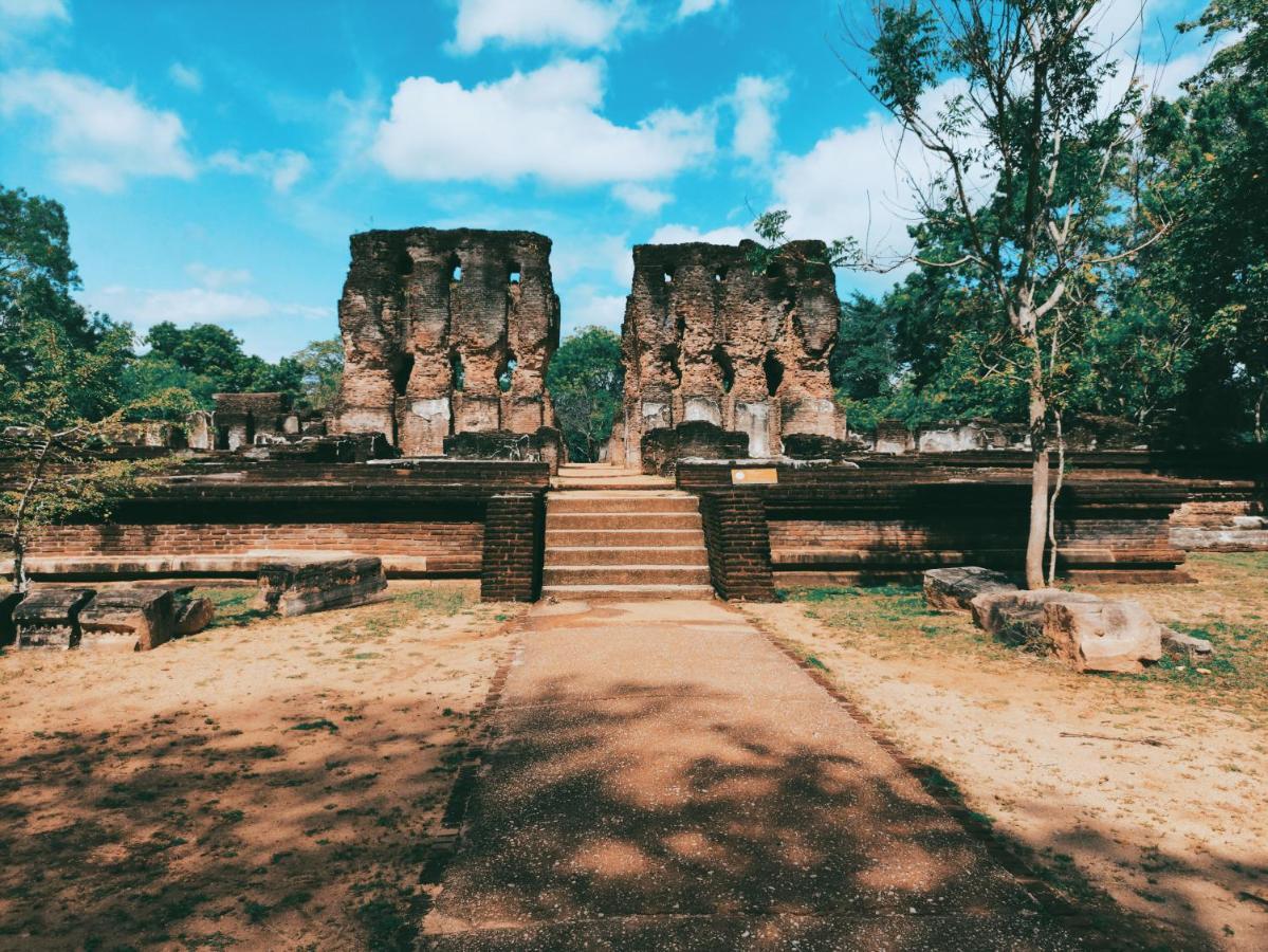 Deer Garden Guest Hotel Polonnaruwa Bagian luar foto