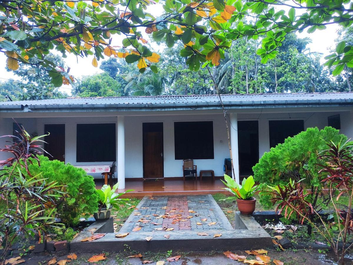Deer Garden Guest Hotel Polonnaruwa Bagian luar foto